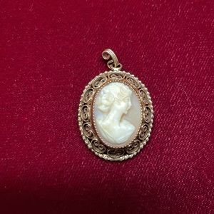 Vintage Cameo Pendent